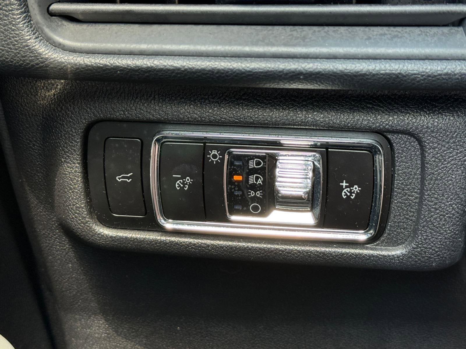 2023 Lincoln Corsair Base