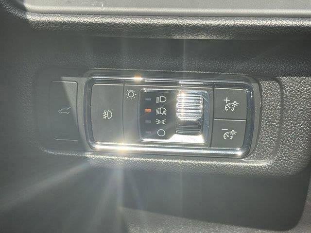 2021 Lincoln Corsair Base