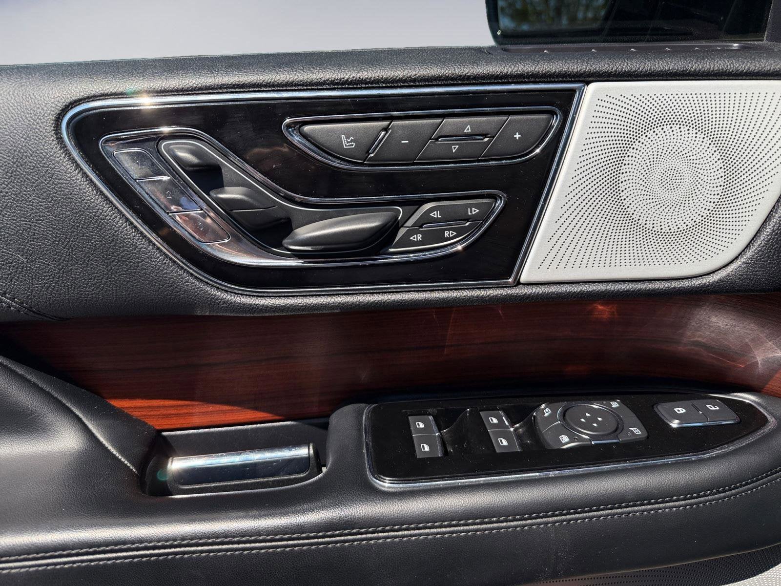 2021 Lincoln Navigator Base