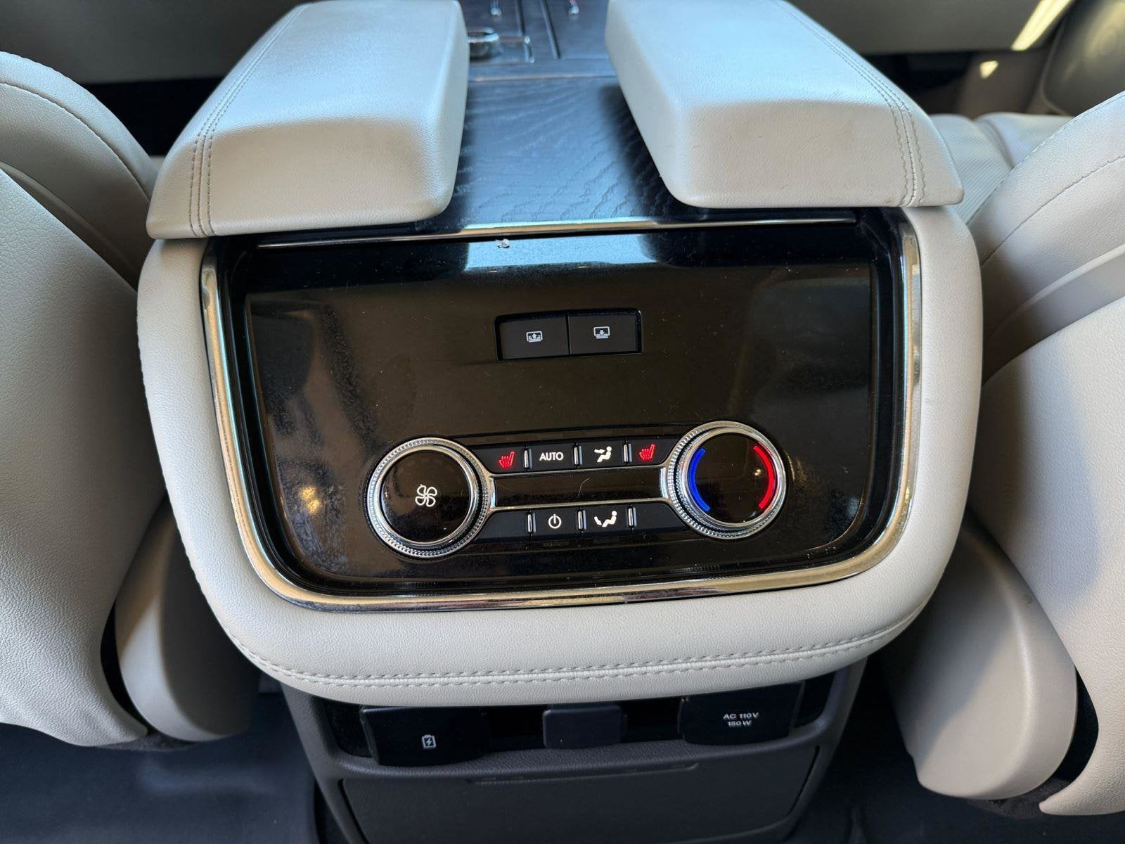 2021 Lincoln Navigator Base