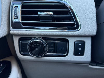 2021 Lincoln Navigator Base