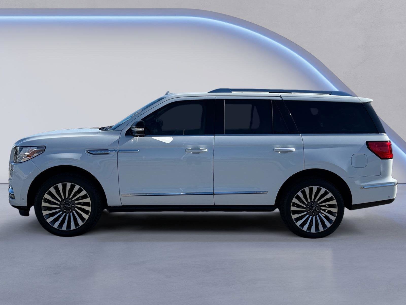 2021 Lincoln Navigator Base