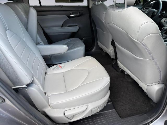 2024 Toyota Highlander LE AWD (SE)
