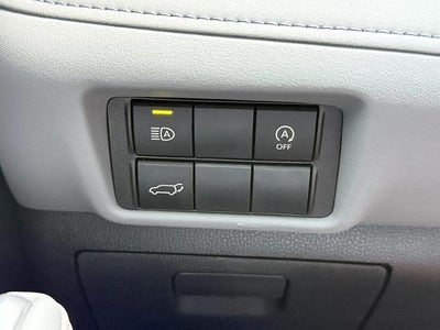 2024 Toyota Highlander LE AWD (SE)