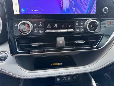 2024 Toyota Highlander LE AWD (SE)