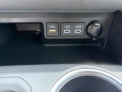 2024 Toyota Highlander LE AWD (SE)