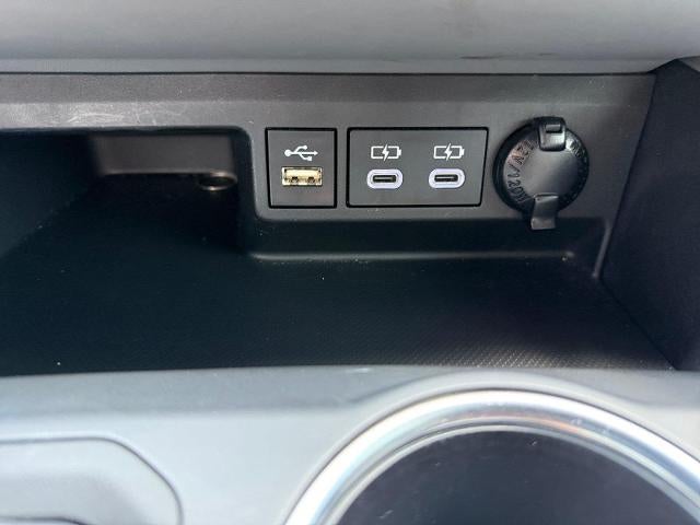 2024 Toyota Highlander LE AWD (SE)