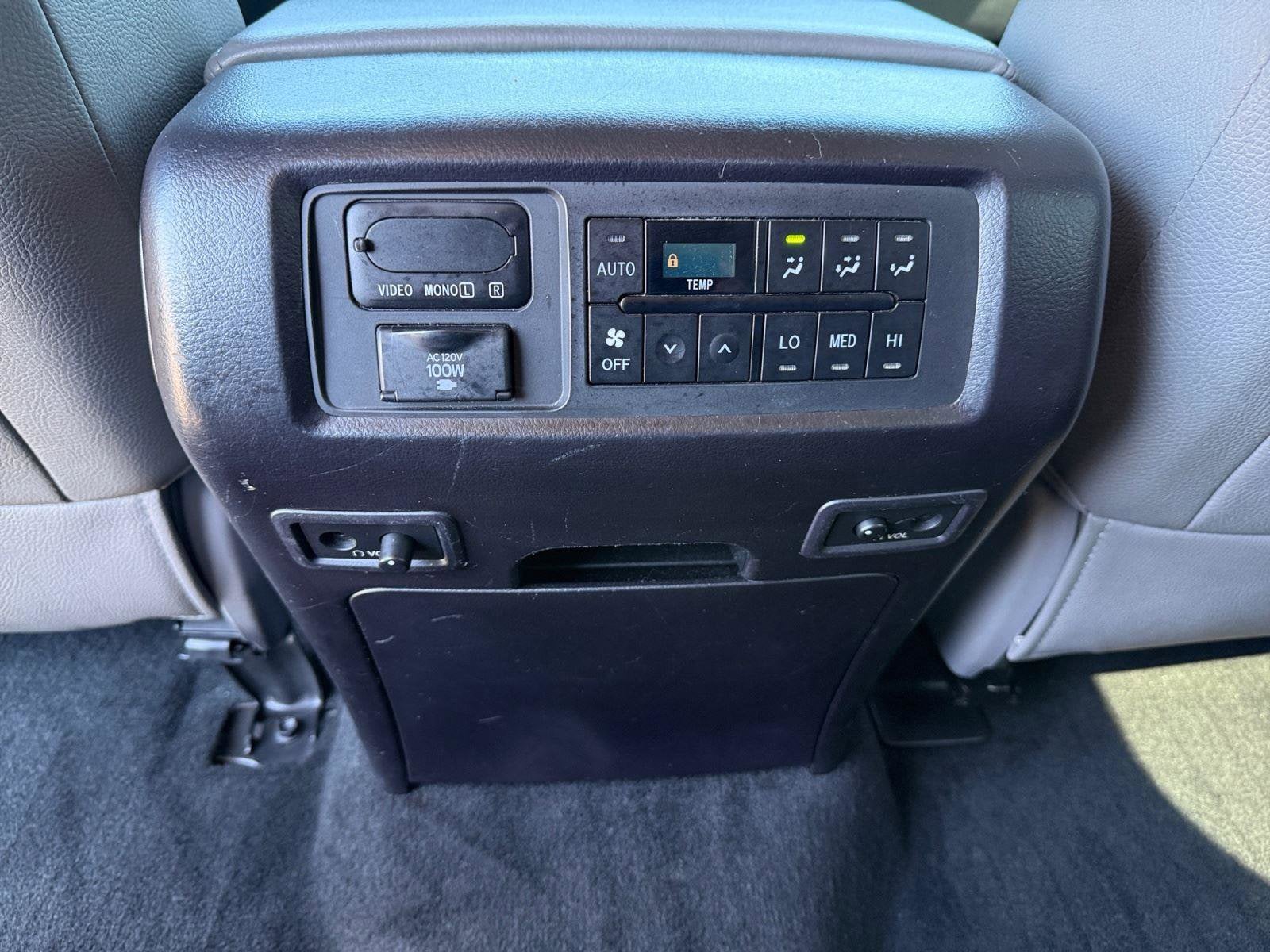 2014 Toyota Sequoia Base