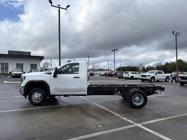 2026 GMC Sierra 3500 HD Chassis Cab Pro