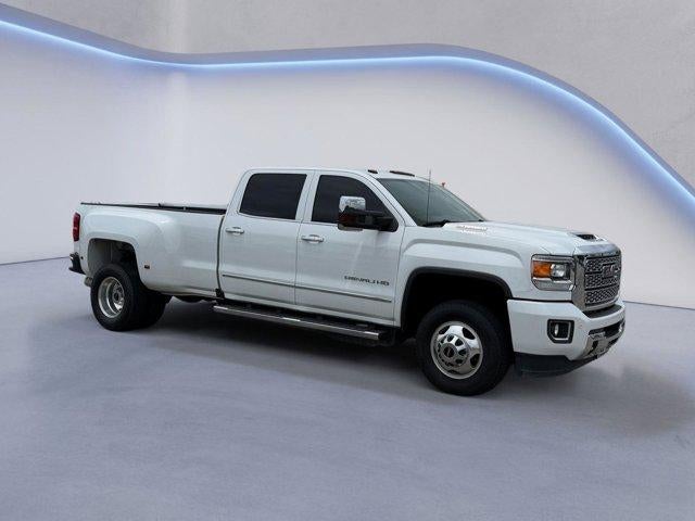 2019 GMC Sierra 4WD Crew Cab Standard Box Denali's photo