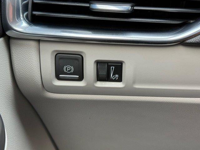 2022 Cadillac XT4 FWD Premium Luxury