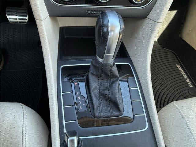 2018 Volkswagen Passat R-Line