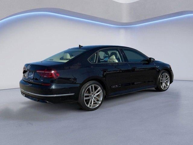 2018 Volkswagen Passat R-Line