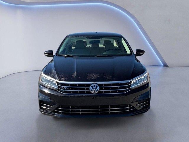 2018 Volkswagen Passat R-Line