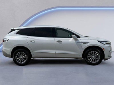 2022 Buick Enclave Essence