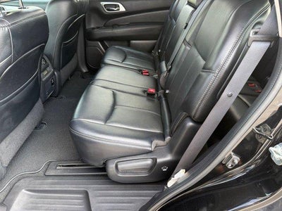 2017 Nissan Pathfinder SL