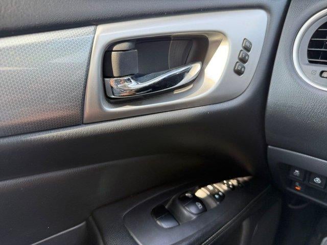 2017 Nissan Pathfinder SL