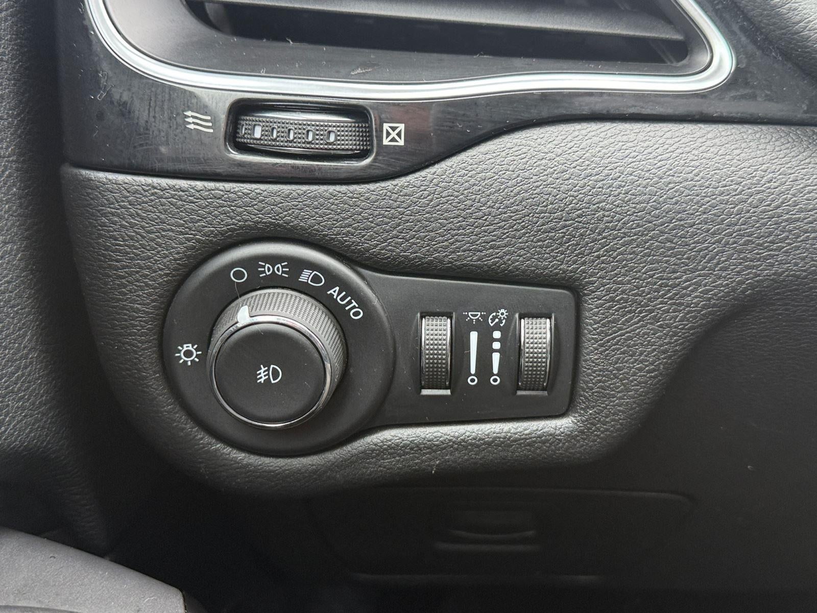 2021 Jeep Cherokee Altitude