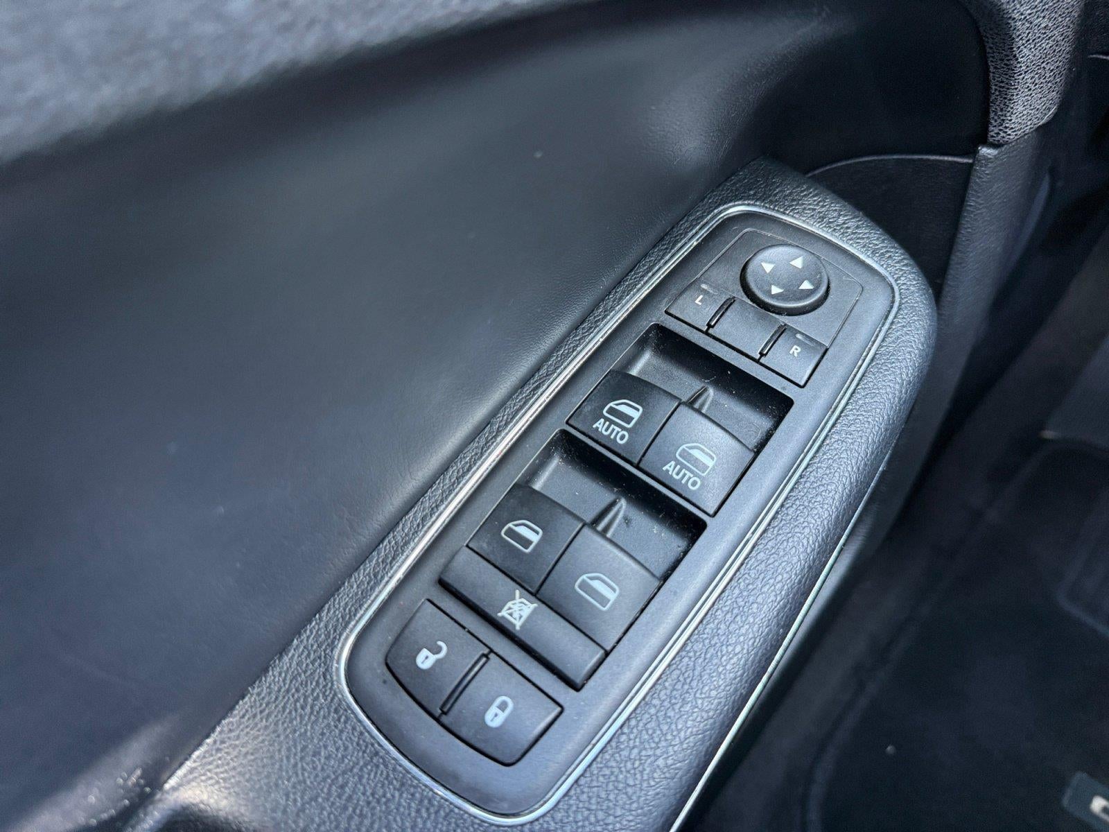 2012 Dodge Charger SXT