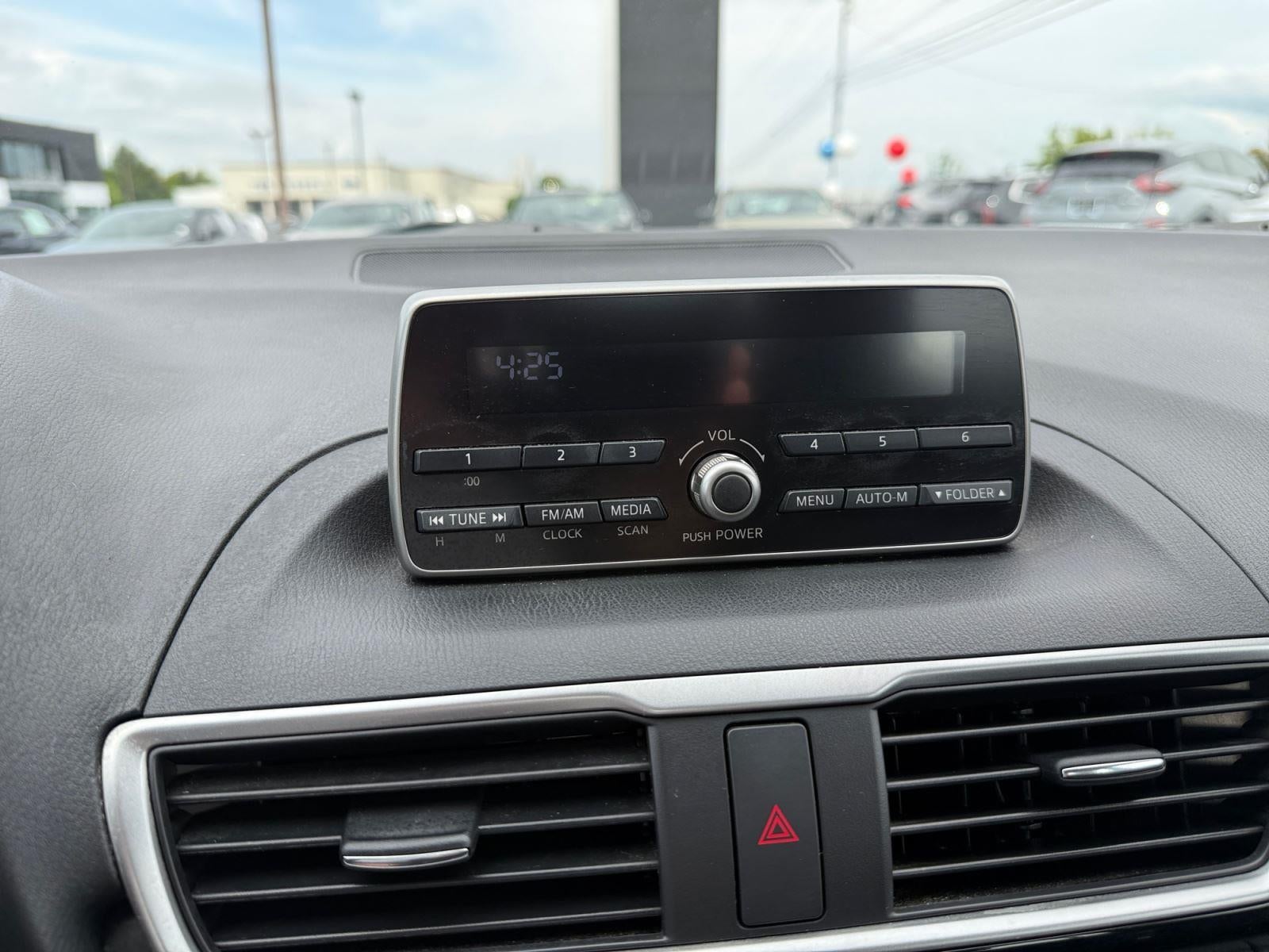 2015 Mazda Mazda3 i SV