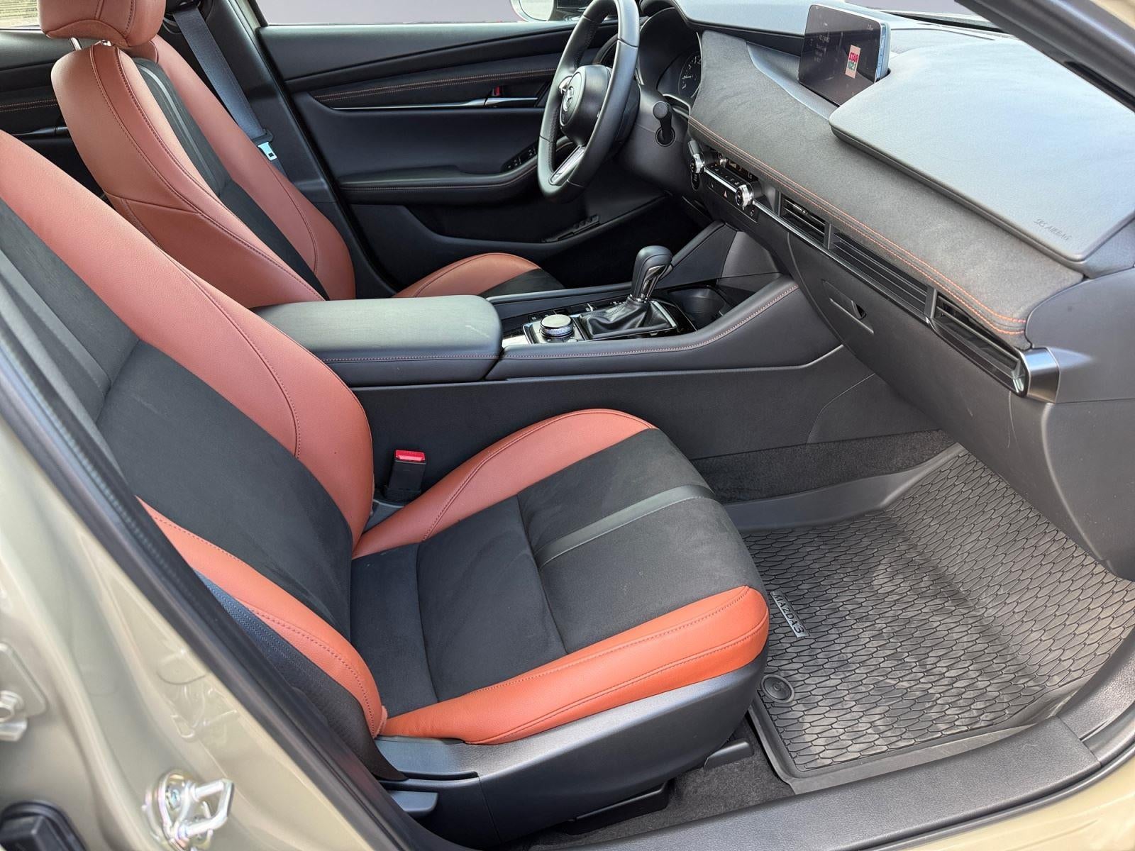 2025 Mazda Mazda3 Hatchback 2.5 Carbon Turbo