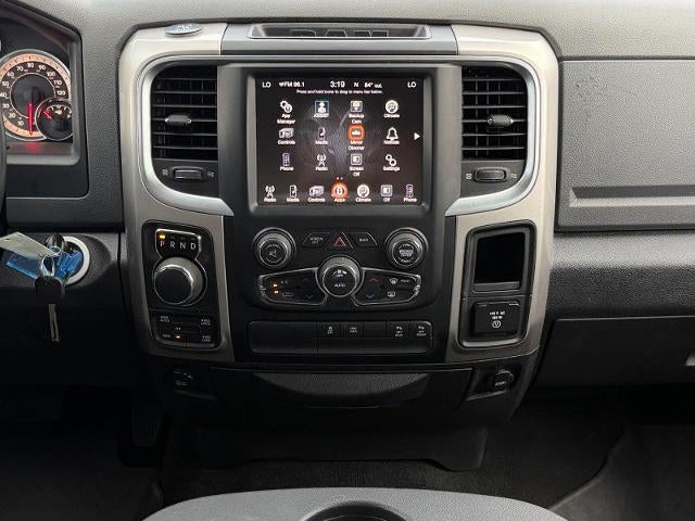 2017 RAM 1500 Big Horn 4x4 Crew Cab 6'4" Box