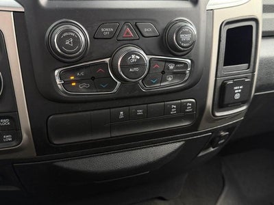2017 RAM 1500 Big Horn 4x4 Crew Cab 6'4" Box