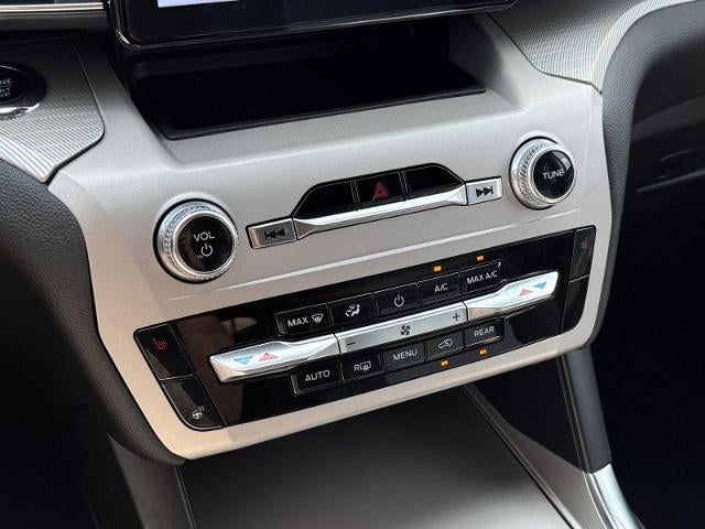 2023 Ford Explorer XLT 4WD