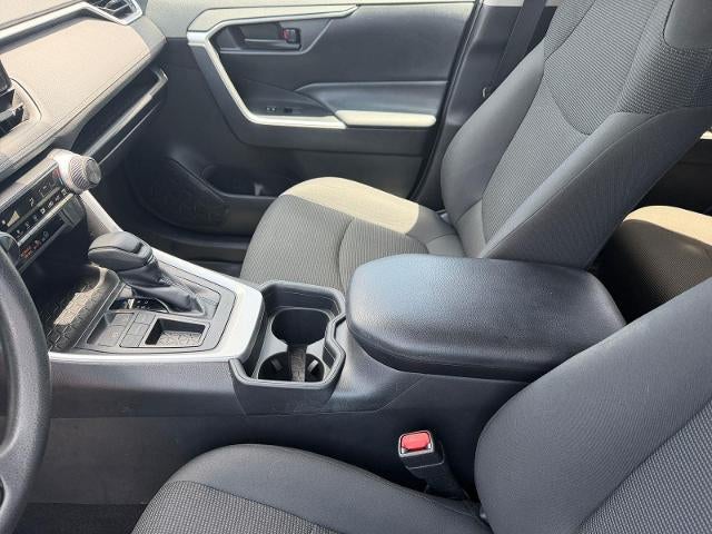 2019 Toyota RAV4 LE FWD (GS)