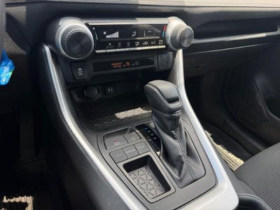2019 Toyota RAV4 LE FWD (GS)