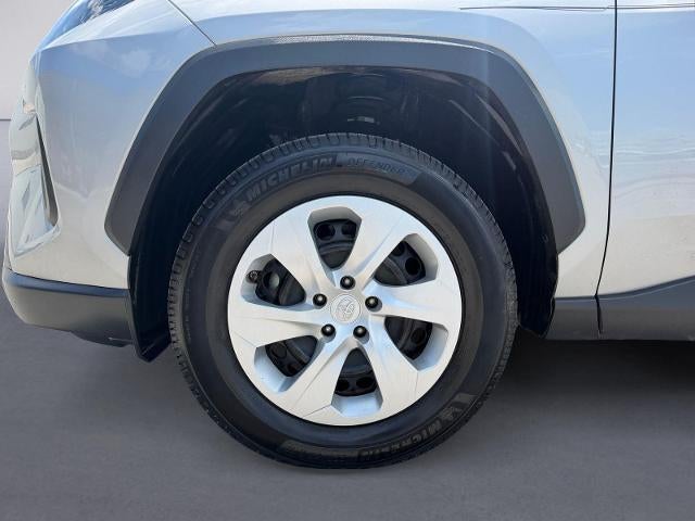 2019 Toyota RAV4 LE FWD (GS)