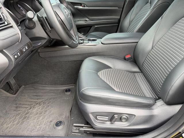 2023 Toyota Camry SE Auto (SE)