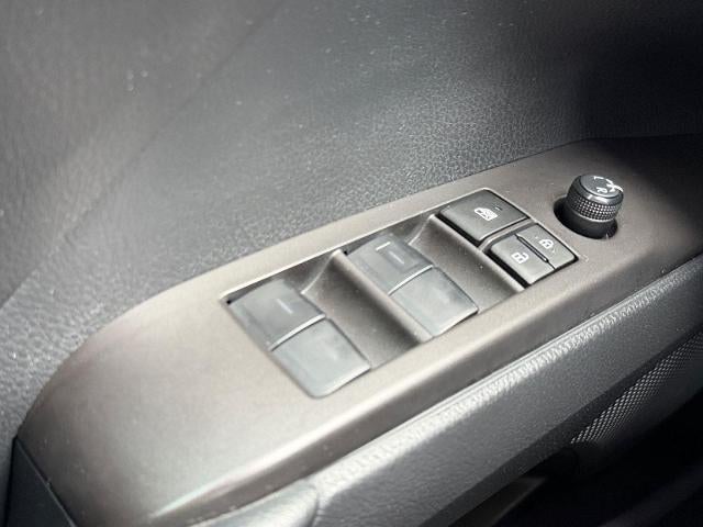 2023 Toyota Camry SE Auto (SE)