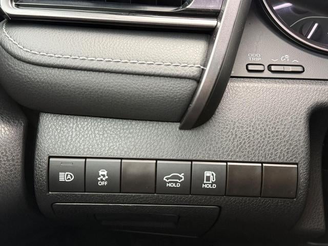 2023 Toyota Camry SE Auto (SE)