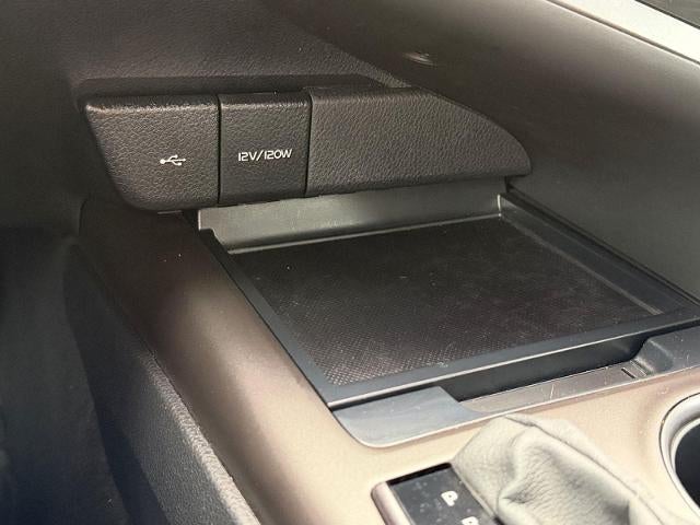 2023 Toyota Camry SE Auto (SE)