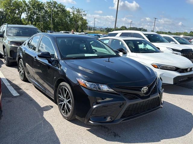 2024 Toyota Camry SE Auto (SE)