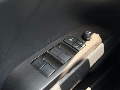 2024 Toyota Camry SE Auto (SE)