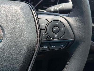 2024 Toyota Camry SE Auto (SE)