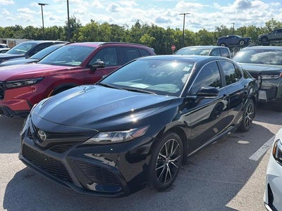 2024 Toyota Camry SE Auto (SE)
