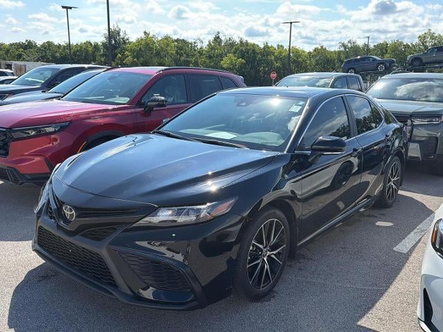 2024 Toyota Camry SE Auto (SE)