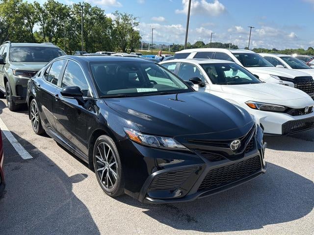 2024 Toyota Camry SE Auto (SE)