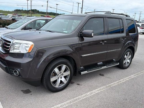 2013 Honda Pilot 4WD Touring with DVD Rear Entertainment System and Navigation