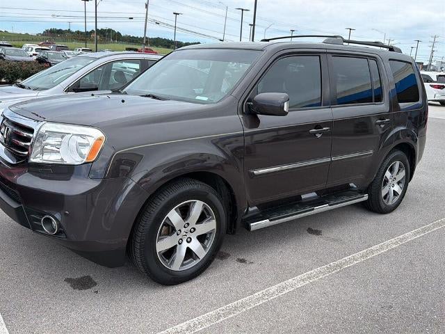 2013 Honda Pilot 4WD Touring with DVD Rear Entertainment System and Navigation