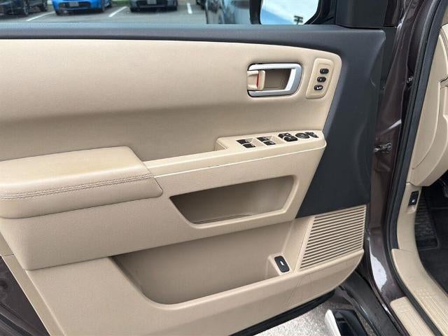 2013 Honda Pilot 4WD Touring with DVD Rear Entertainment System and Navigation