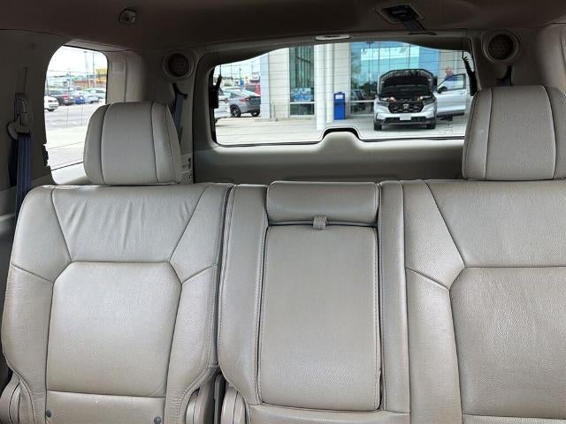 2013 Honda Pilot 4WD Touring with DVD Rear Entertainment System and Navigation