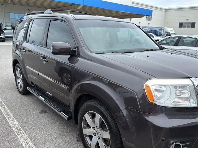 2013 Honda Pilot 4WD Touring with DVD Rear Entertainment System and Navigation