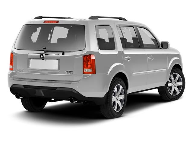 2013 Honda Pilot 4WD Touring with DVD Rear Entertainment System and Navigation