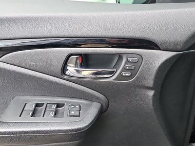 2016 Honda Pilot AWD Touring with DVD Rear Entertainment System and Navigation