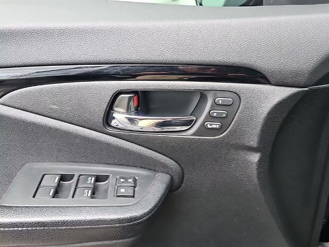2016 Honda Pilot AWD Touring with DVD Rear Entertainment System and Navigation