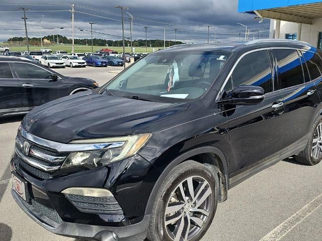 2016 Honda Pilot AWD Touring with DVD Rear Entertainment System and Navigation